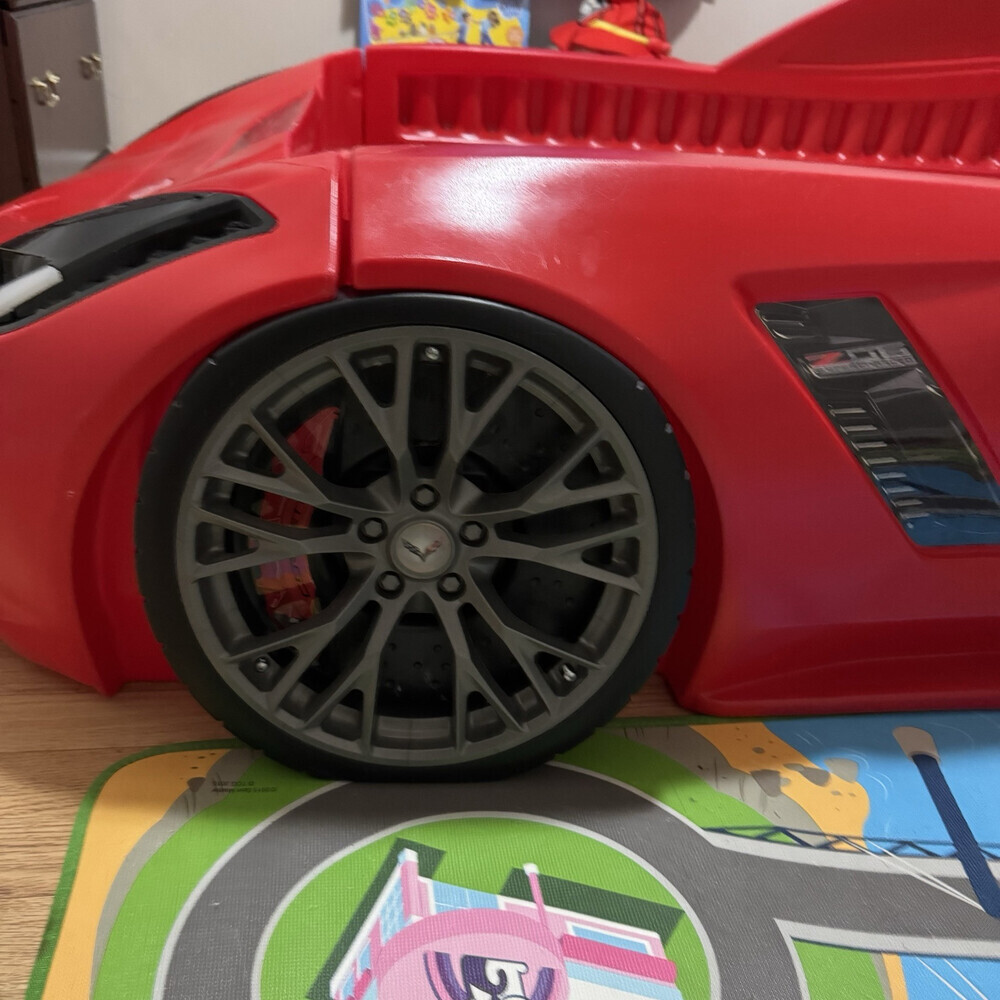 Step2 Corvette Convertible Toddler to Twin Bed with Working HeadLights Red - Picture 4 of 8